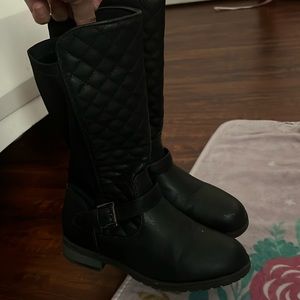 Girls boots size 2!